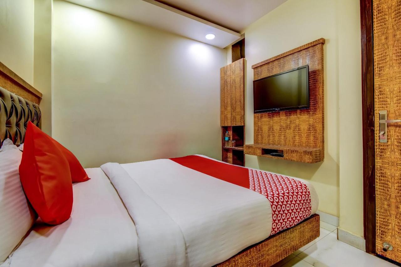 Hotel Sarthak Palace - By Pooja Hospitality นิวเดลี ภายนอก รูปภาพ